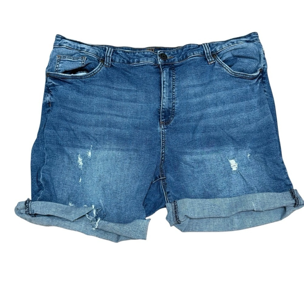 Kut from the Kloth Barb Bermuda distressed jean shorts plus size 22